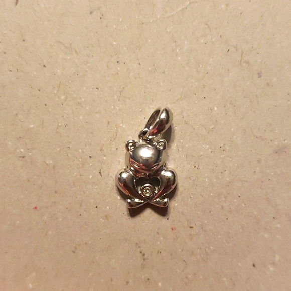 NWT BRAND NEW STERLING SILVER FROG PENDANT with real diamond chip - Picture 1 of 4